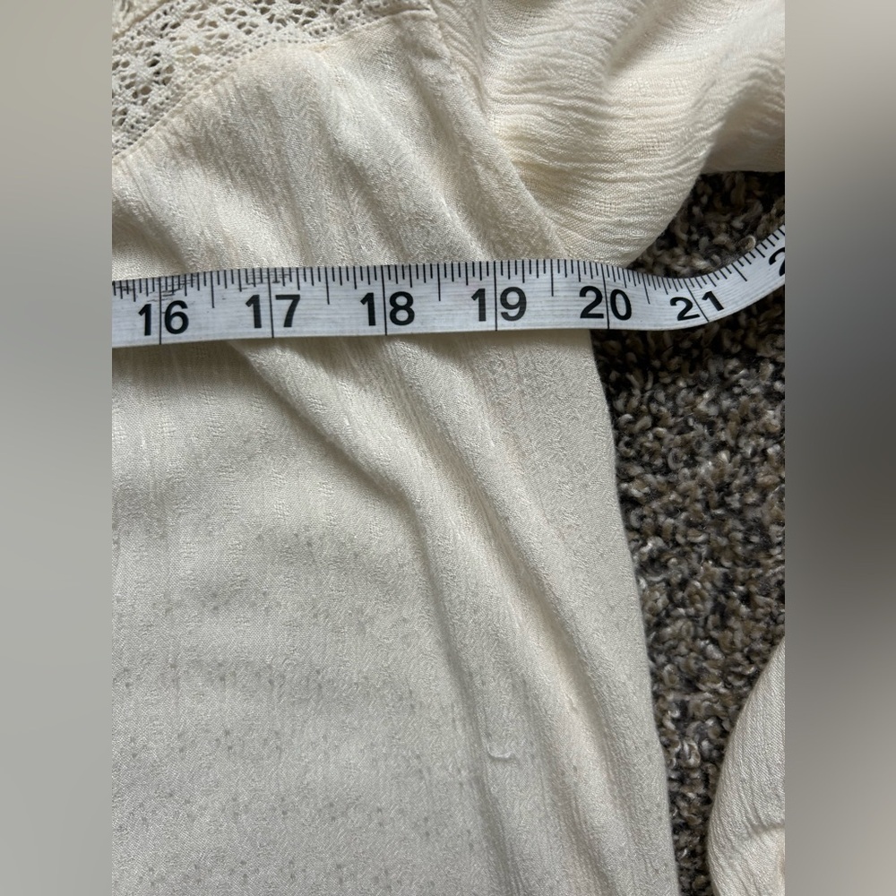 American Eagle cream colored crocheted boho fashion top sizes at XXS - Picture 9 of 11